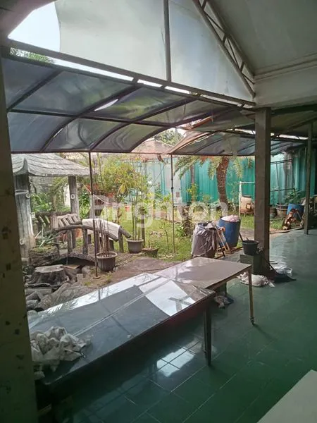 image RUKO ISTIMEWA 3 LANTAI PLUS LAHAN DAN RUANGAN PLUS TAMAN BELAKANG (2)