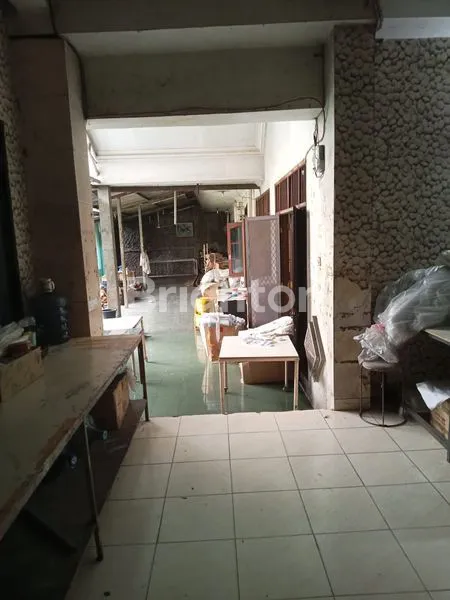 image RUKO ISTIMEWA 3 LANTAI PLUS LAHAN DAN RUANGAN PLUS TAMAN BELAKANG (5)