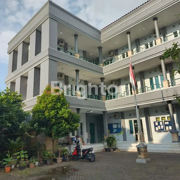 image GEDUNG SEKOLAH KANTOR UNIVERSITAS LEMBAGA PENDIDIKAN ISLAM KOTA BEKASI  (3)