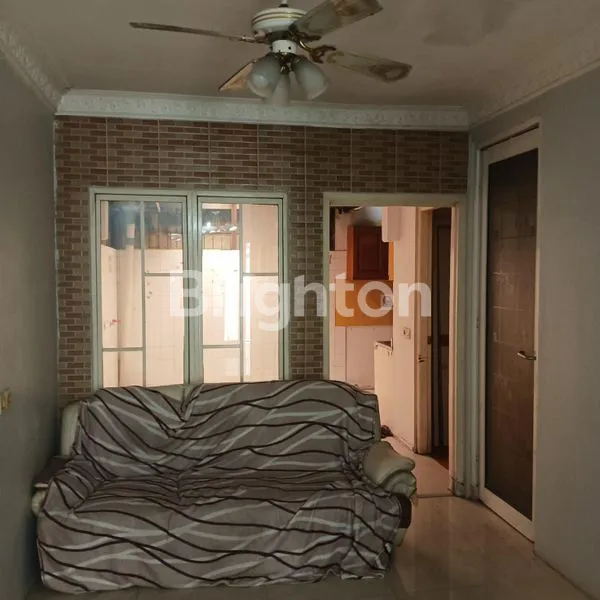 image RUMAH 2 LANTAI SIAP HUNI DEKAT UPH DAN 2 MENIT KE TOL TANGERANG DI TAMAN LEGIAN LIPPO KARAWACI (6)