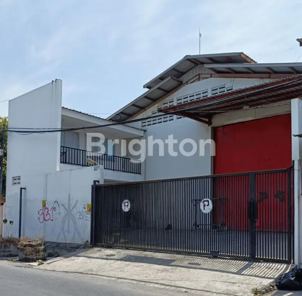 image GUDANG TERAWAT DAN SIAP HUNI NOL JALAN RAYA DUKUH KUPANG (1)