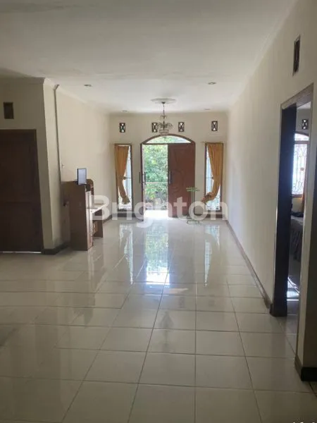 image RUMAH MODERN MEWAH DI BUAH BATU (4)