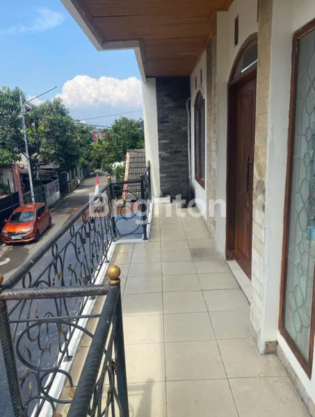 image RUMAH MODERN MEWAH DI BUAH BATU (7)