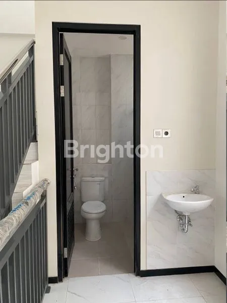 image RUKO 3 LT BARU GRESS NOL JALAN MERR (3)