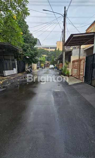 image RUMAH 2 LANTAI SIAP HUNI @ GADING SERPONG (2)