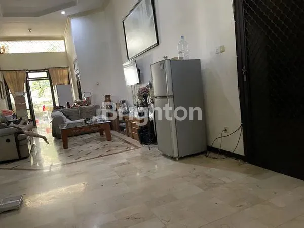 image RUMAH DI SIMPANG DARMO PERMAI UTARA LOKASI STRATEGIS  (5)