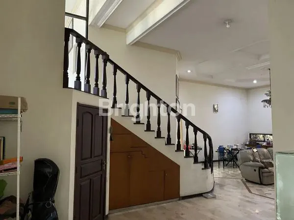 image RUMAH DI SIMPANG DARMO PERMAI UTARA LOKASI STRATEGIS  (4)