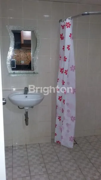 image APARTEMEN BERKELEY UC STUDIO FULL FURNISH VIEW WATERPARK (4)