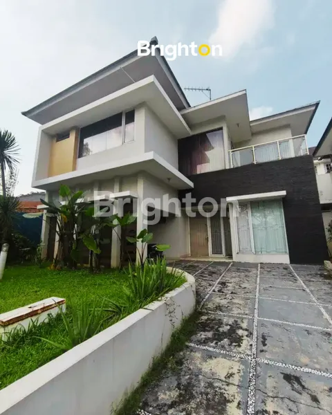DI SEWA/DIJUAL RUMAH VASSA LAKE LIPPO CIKARANG,SEMI FURNISHED.