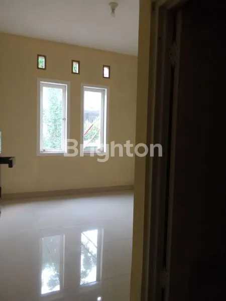 image RUMAH 2 LANTAI BAGUS DAN KOKOH DI CIMUNING BEKASI KOTA (3)