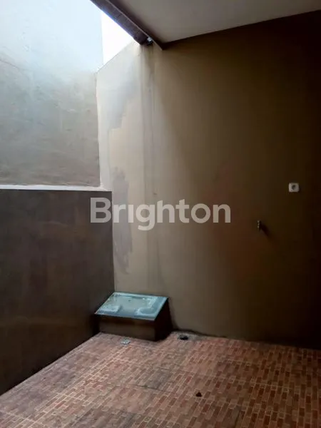 image RUMAH 2 LANTAI BAGUS DAN KOKOH DI CIMUNING BEKASI KOTA (8)
