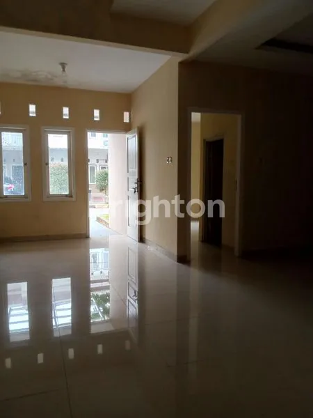 image RUMAH 2 LANTAI BAGUS DAN KOKOH DI CIMUNING BEKASI KOTA (4)