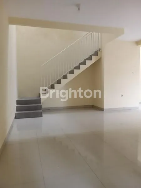 image RUMAH 2 LANTAI BAGUS DAN KOKOH DI CIMUNING BEKASI KOTA (4)
