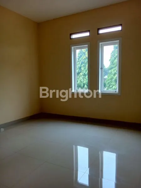 image RUMAH 2 LANTAI BAGUS DAN KOKOH DI CIMUNING BEKASI KOTA (3)