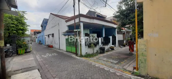 image RUMAH HOOK MANUKAN LOR  DEKAT MARGOMULYO SURABAYA BARAT (1)