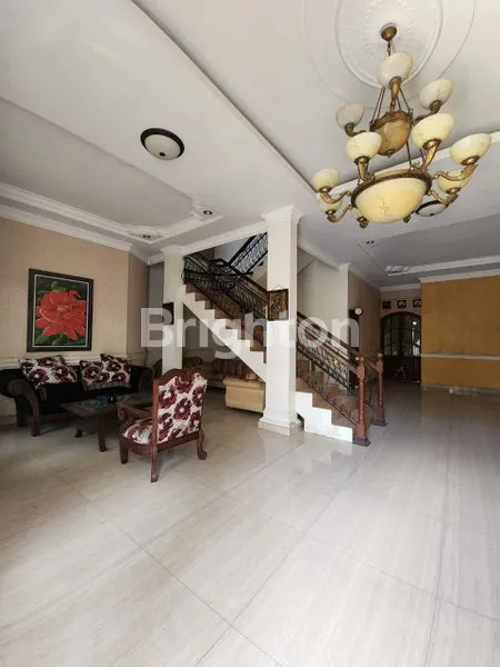 image RUMAH MEWAH 2 LANTAI 6KT DI KOMPLEK TASBIH 1 MEDAN SUNGGAL (5)