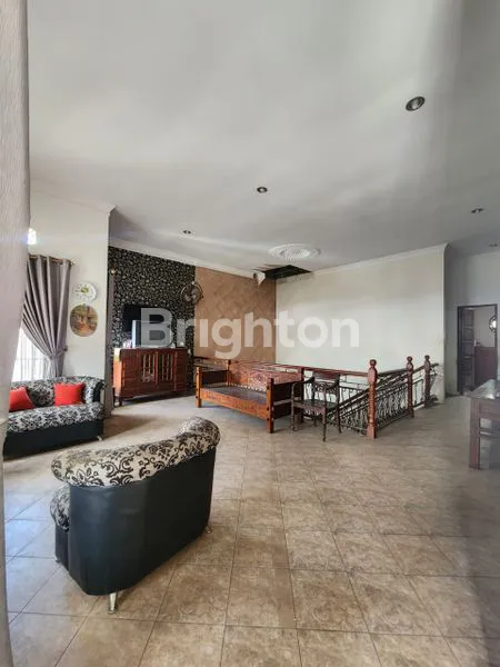image RUMAH MEWAH 2 LANTAI 6KT DI KOMPLEK TASBIH 1 MEDAN SUNGGAL (8)