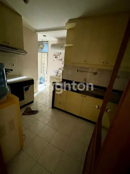 image APARTEMEN SLIPI 118M² 3KT, SEMI FURNISH, VIEW KOTA, HARGA DI BAWAH NJOP (2)