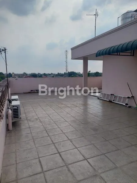 image DIJUAL RUMAH MEWAH DI JALAN SEMBADA MEDAN  (8)