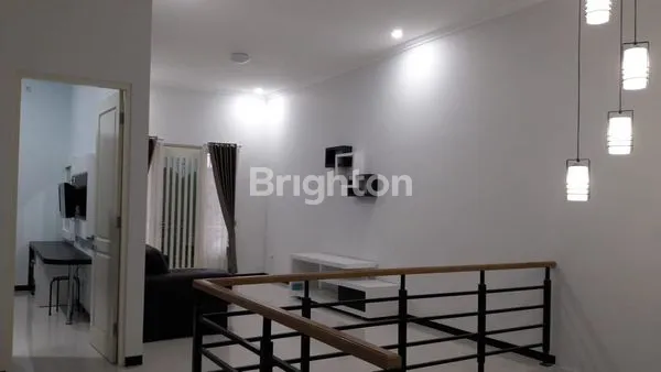 image RUMAH 2 LANTAI FULL FURNISH KECUALI ELEKTRONIK,AC MASUK. SIAP HUNI DENGAN DISAIN MODERN (4)