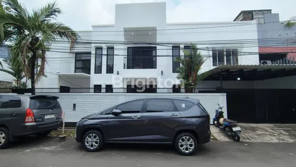 image RUMAH BAGUS 2 LT DI TANJUNG DUREN JAKARTA BARAT (1)