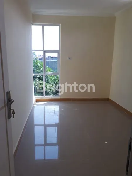 image RUMAH BARU SIAP HUNI DI PASAR REBO JAKARTA TIMUR (5)