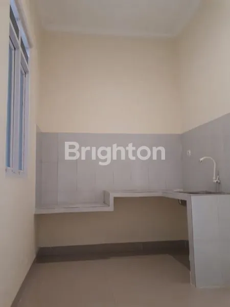 image RUMAH BARU SIAP HUNI KAWASAN PASAR REBO JAKARTA TIMUR (3)