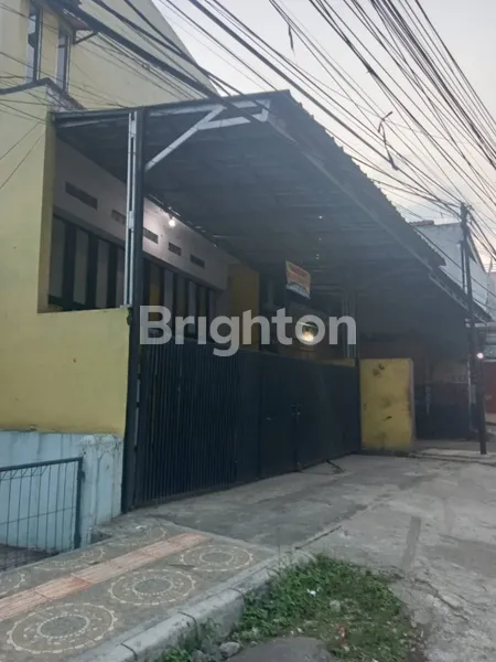 RUKO BESAR STRATEGIS JALUR UTAMA JALAN PEMBANGUNAN KOTA GARUT. RAMAI DAN LANGSUNG DAGANG.