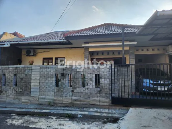JUAL RUMAH LOKASI STRATEGIS BEBAS BANJIR PERUMAHAN CAKRAWALA SEMARANG BARAT