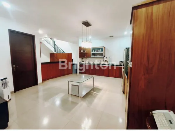 image RUMAH MEWAH DI KOTA WISATA (5)