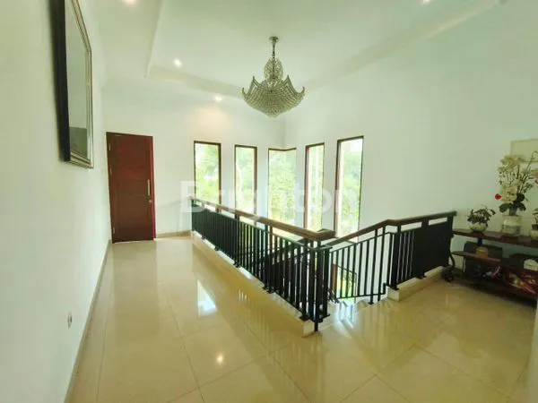 image RUMAH MEWAH DI KOTA WISATA (7)