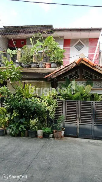 image RUMAH 2 LANTAI DI PERUMAHAN ALINDA DEKAT MALL SUMMARECON DAN STASIUN KERETA API BEKASI (8)