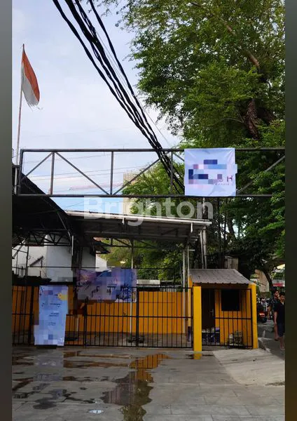 TEMPAT USAHA PINGGIR JALAN MAMPANG PRAPATAN JAKARTA SELATAN