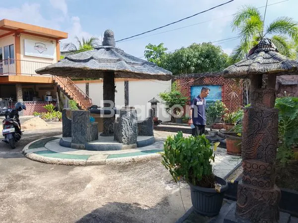 JUAL TANAH LUAS, 9 KAVLING DENGAN DENGAN TAMAN DAN PAGAR DISEKELILINGNYA.