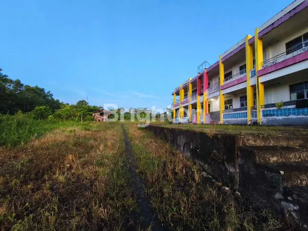 GEDUNG 2 LANTAI STRATEGIS DI KAWASAN INDUSTRI SAMBUTAN, SAMARINDA