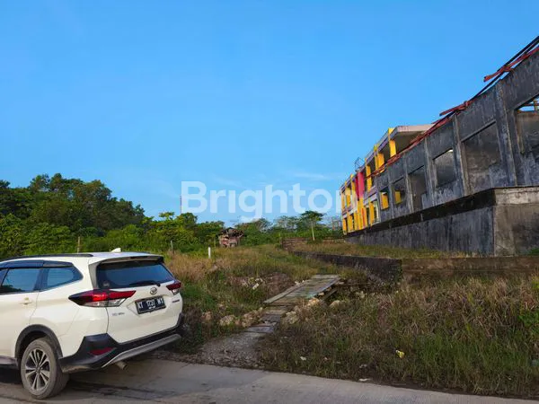 image GEDUNG 2 LANTAI STRATEGIS DI KAWASAN INDUSTRI SAMBUTAN, SAMARINDA (2)