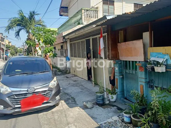 image RUMAH TINGGAL DI JL. PUKAT IV DIJUAL MURAH. (1)