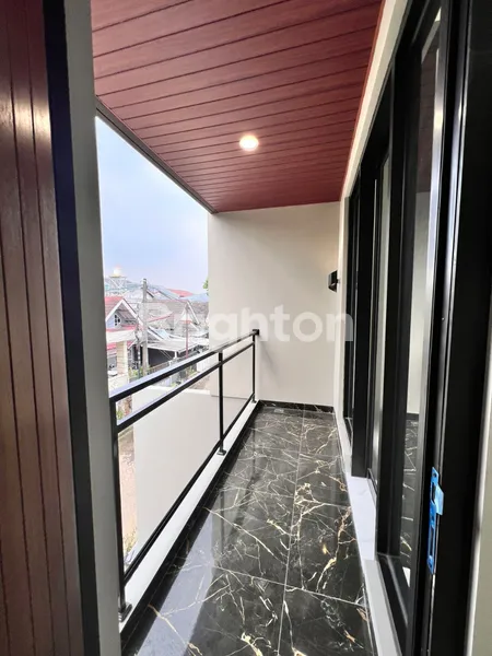 image RUMAH MODERN HOOK VILLA MELATI MAS SERPONG TANGERANG SELATAN SEMI FURNISHED (5)