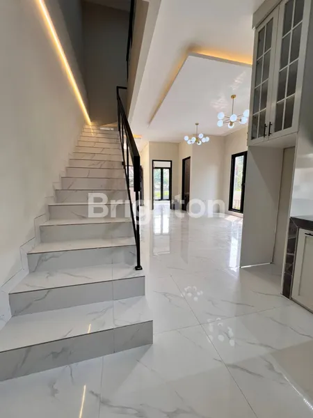 image RUMAH MODERN HOOK VILLA MELATI MAS SERPONG TANGERANG SELATAN SEMI FURNISHED (7)