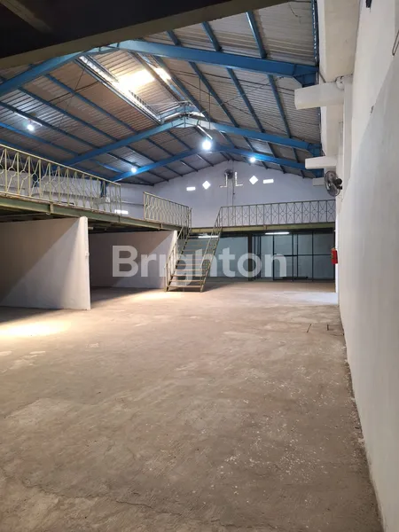 image GUDANG DI TENGAH KOTA SOLO PINGGIR JALAN. (6)