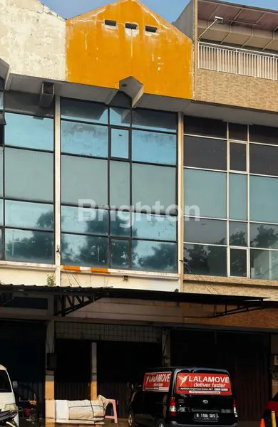 image RUKO KOSONG 3 LANTAI STARTEGIS COCOK UNTUK USAHA DAN KANTOR (2)