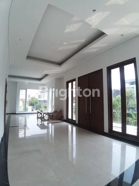 image BRAND NEW HOUSE POSISI HOEK, 4 LANTAI, ADA LIFT, SWIMMING POOL, BEBAS BANJIR DAERAH SUNTER, JAKARTA UTARA (2)