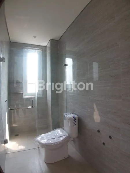 image BRAND NEW HOUSE POSISI HOEK, 4 LANTAI, ADA LIFT, SWIMMING POOL, BEBAS BANJIR DAERAH SUNTER, JAKARTA UTARA (6)