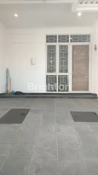 image RUMAH MODERN SEDERHANA 3 LANTAI, LETAK STRATEGIS, ROW JALAN 2 MOBIL ,DI  DURI KEPA, DEKAT GREENVILLE, GREEN GARDEN DAN DEKAT TANJUNG DUREN  (2)
