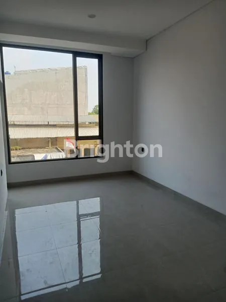image RUMAH BARU 3 LANTAI DI DURI KEPA GREENVILLE JAKARTA BARAT (8)
