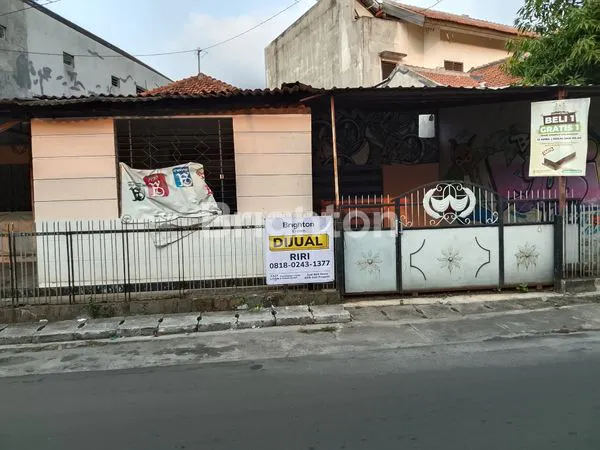 RUMAH BERUPA RUANG USAHA LOS AREA AREA KAMPUS UNDIP PLEBURAN