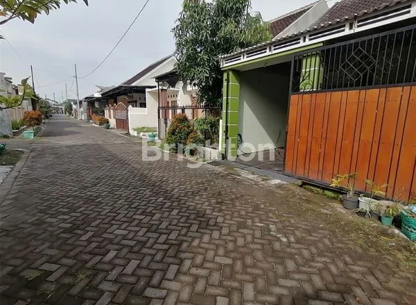 image RUMAH NYAMAN MINIMALIS DI PERUMAHAN  SOLO BARU. (7)