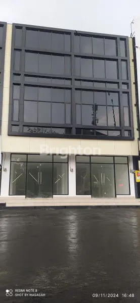 image RUKO SIAP PAKAI LOKASI STRATEGIS DI JALAN ALTERNATIF CIBUBUR (1)