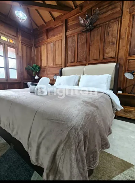 image UNIK & ARTISTIK! RUMAH KAYU OPEN-CONCEPT DI SUNSET ROAD, KUTA BALI (2)