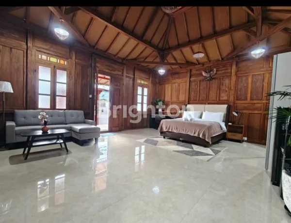 image UNIK & ARTISTIK! RUMAH KAYU OPEN-CONCEPT DI SUNSET ROAD, KUTA BALI (3)